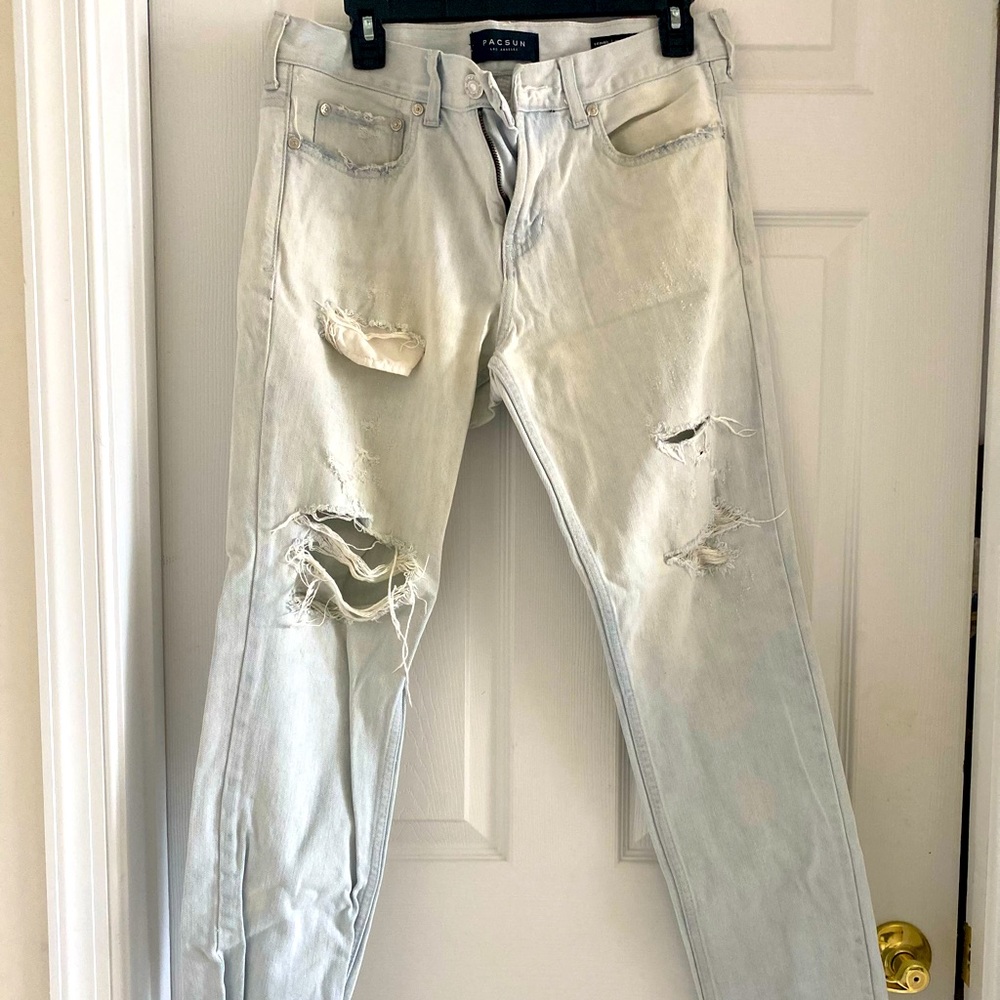 Pacsun men’s distressed jeans light wash 31 by 32 skinny